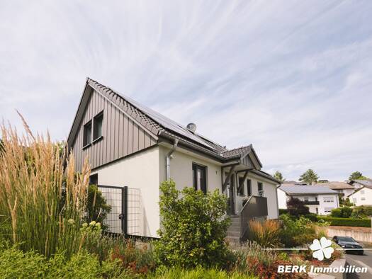 Einfamilienhaus zum Kauf 830.000 € 7 Zimmer 159 m² 523 m² Grundstück frei ab 01.12.2026 Grünmorsbach Haibach 63808