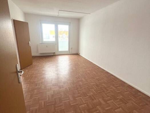 Wohnung zur Miete 426 € 3 Zimmer 68 m² EG frei ab sofort Neue Platekaer Straße 24 Borna Borna 04552