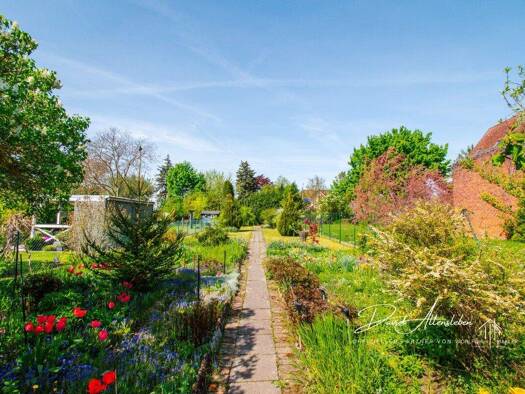 Doppelhaushälfte zum Kauf 119.000 € 4 Zimmer 107,5 m² 857 m² Grundstück Osterweddingen 39171