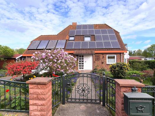 Einfamilienhaus zum Kauf 220.000 € 7 Zimmer 200 m² 990 m² Grundstück frei ab sofort Wolfshagen Uckerland 17337