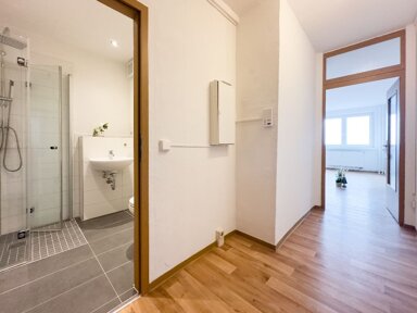 Wohnung zur Miete 385 € 3 Zimmer 64,1 m² 9. Geschoss Milchweg 31 Meseberger Weg / Milchweg Magdeburg, 9. Etage 9. Wohnung links 39128