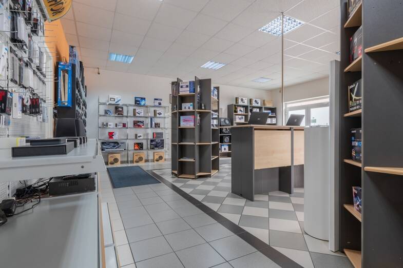 Laden zur Miete 824 € 1,5 Zimmer 75 m² Verkaufsfläche Salzweg Salzweg 94121