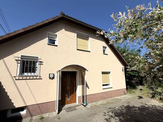 Doppelhaushälfte zum Kauf 125.000 € 3 Zimmer 85 m² 1.305 m² Grundstück Elsterwerda Elsterwerda 04910