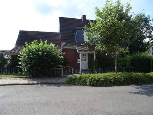 Haus zur Miete 1.190 € 3 Zimmer 125 m² 800 m² Grundstück frei ab sofort Sandgarten 12 Munster 29633
