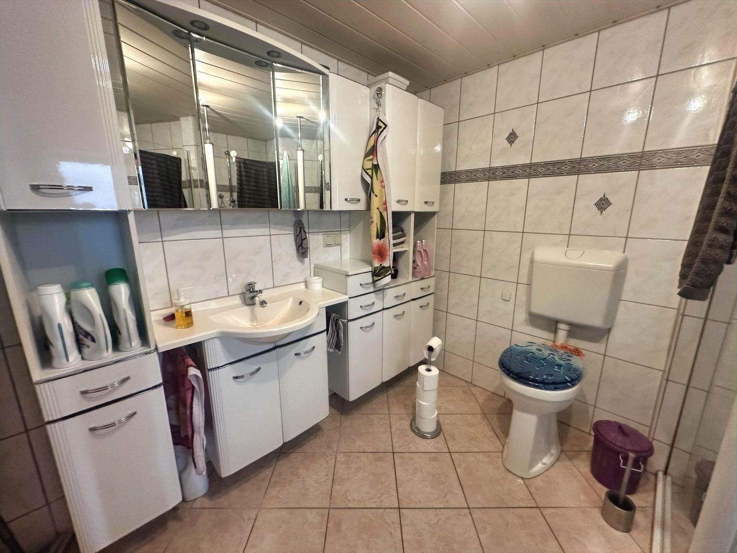 Immobilie in Konken - Gepflegtes Zweifamilienhaus mit großem Grundstück in Konken - ideal für Familien & Generationenwohne - Bild 3