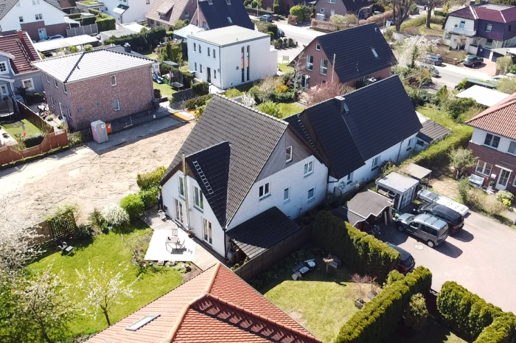 Mehrfamilienhaus zum Kauf 999.000 € 10 Zimmer 300 m²<br/>Wohnfläche 1.048 m²<br/>Grundstück Garstedt Norderstedt 22848