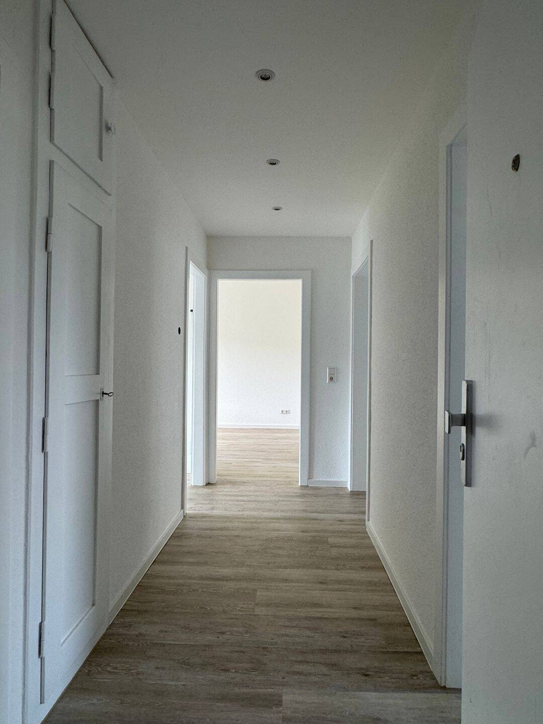 Schöne 3-Zi-Wohnung mit Balkon – Isernhagener Str. 89, 30163 Hannover – Vorschaubild 2