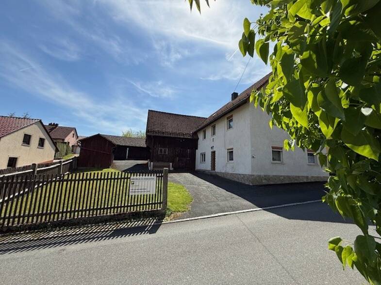 Haus zum Kauf 225.000 € 5 Zimmer 142 m² 1.142 m² Grundstück Ziegeleistr. 33 Regenthal Pottenstein 91278