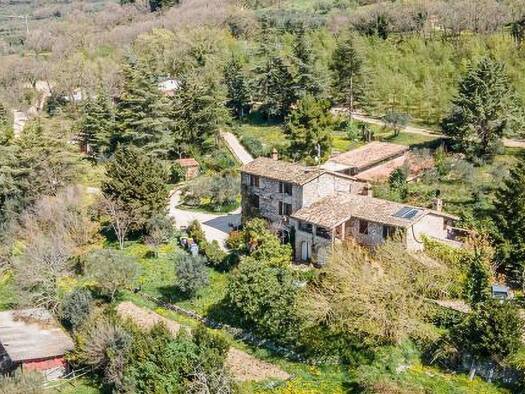 Haus zum Kauf 2.700.000 € 1.965 m² Assisi 06081