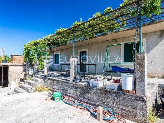 Haus zum Kauf 250.000 € 1 Zimmer 74 m² Korusce Klis