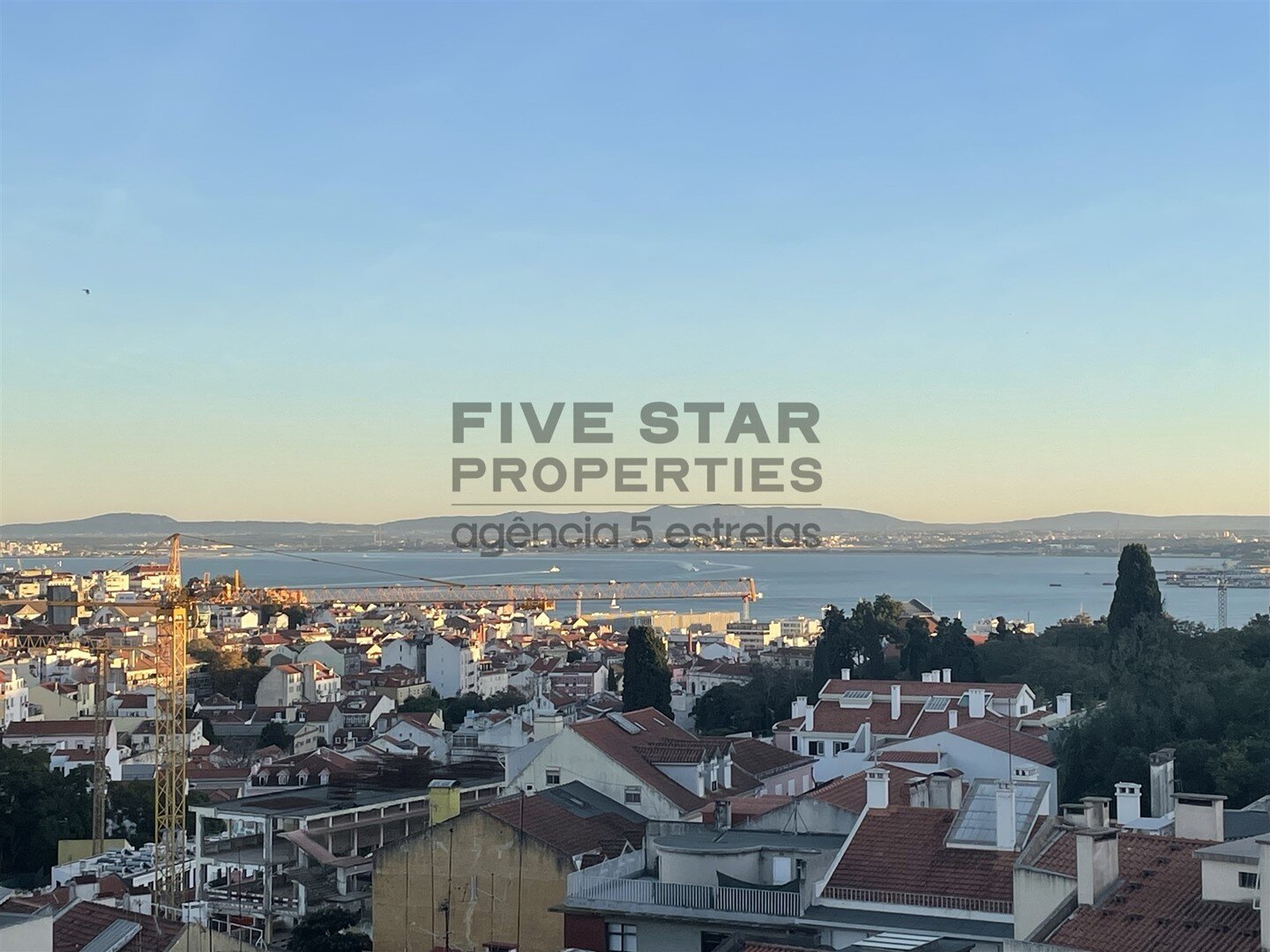 Studio zum Kauf 2.650.000 € 11 Zimmer 350 m²<br/>Wohnfläche Lisboa  Campo de Ourique  Portugal Lisboa 1070-030