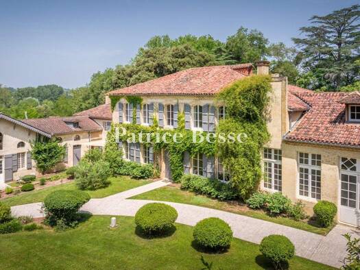 Villa zum Kauf 1.750.000 € 12 Zimmer 949 m² 57.192 m² Grundstück Centre Basse-Ville Auch 32000