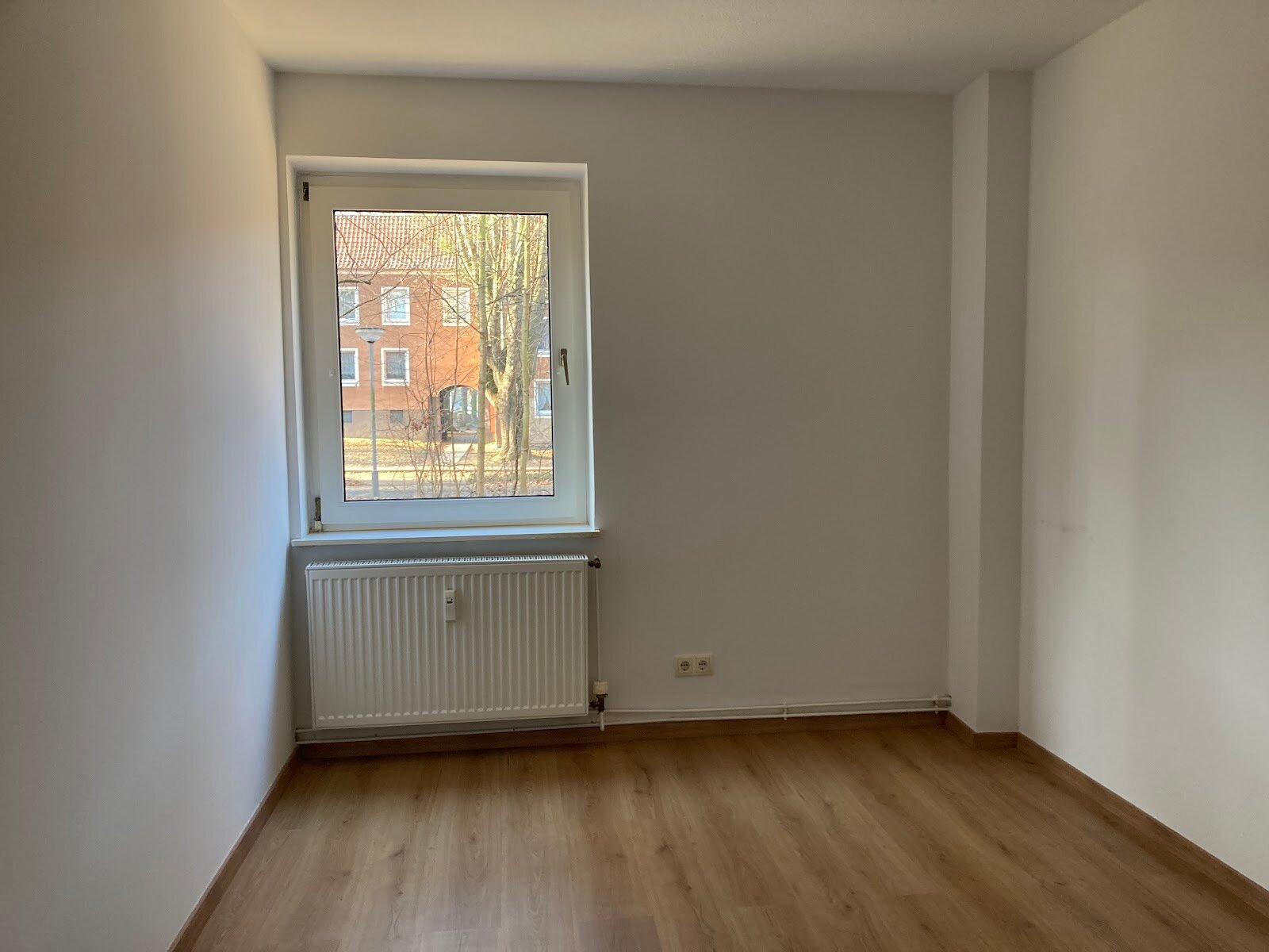 Wohnung zur Miete 333 € 3 Zimmer 60 m²<br/>Wohnfläche 2.<br/>Geschoss 16.02.2025<br/>Verfügbarkeit Hummelweg 5 Lebenstedt 2 Salzgitter 38226