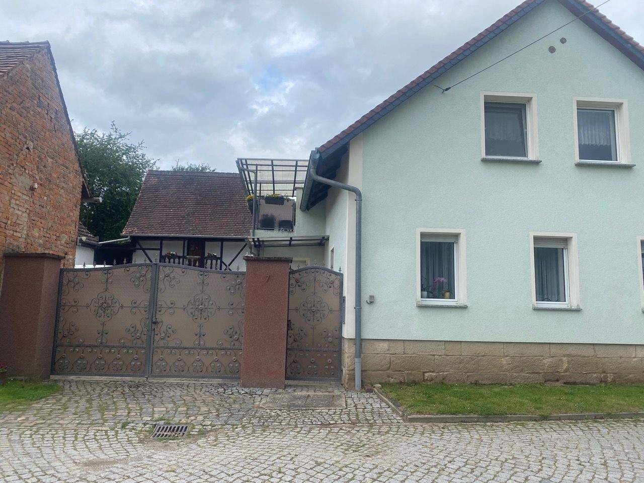 Haus zum Kauf - Ansicht 2