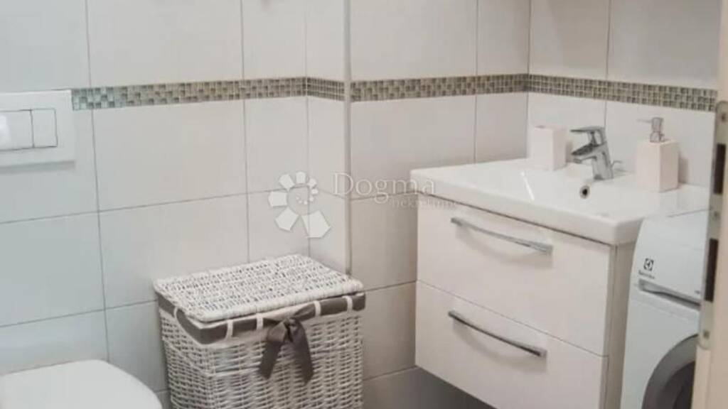 Wohnung zum Kauf 310.000 € 3 Zimmer 68 m² Vostarnica - Poluotok 23000