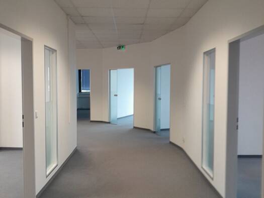 Büro zur Miete 9 € 420 m² Bürofläche Liesing 1230