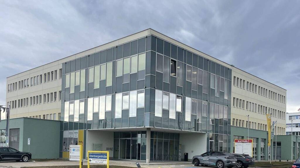 Büro zur Miete 8 € 4 Zimmer ARED-Straße 7 Leobersdorf 2544