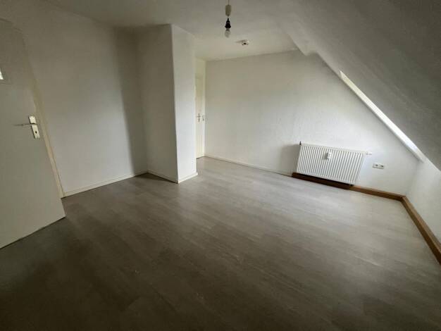 Wohnung zur Miete 370 € 3 Zimmer 56,3 m² 4. Geschoss Innenstadt Hof 95030