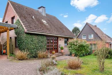 Einfamilienhaus zum Kauf 469.000 € 6 Zimmer 136,5 m² 834 m² Grundstück Russee Kiel / Russee 24111