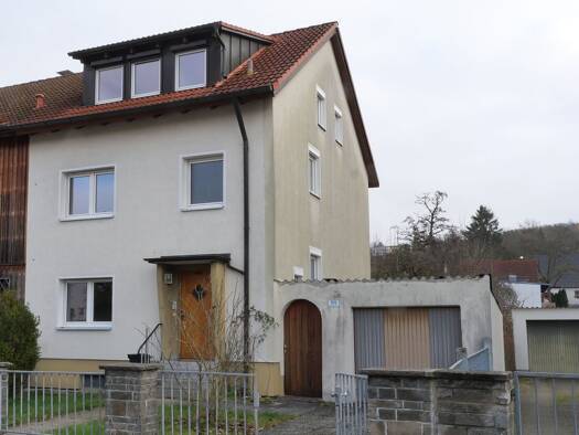 Doppelhaushälfte zur Miete 1.200 € 6,5 Zimmer 135 m² 350 m² Grundstück frei ab sofort Ansbach 91522