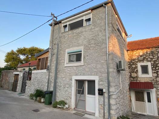 Haus zum Kauf 250.000 € 2 Zimmer 120 m² Raslina