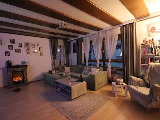 Wohnung zur Miete 1.100 € 4,5 Zimmer 116 m² Geschoss 2/3 frei ab 01.10.2026 Adelsdorf 91325