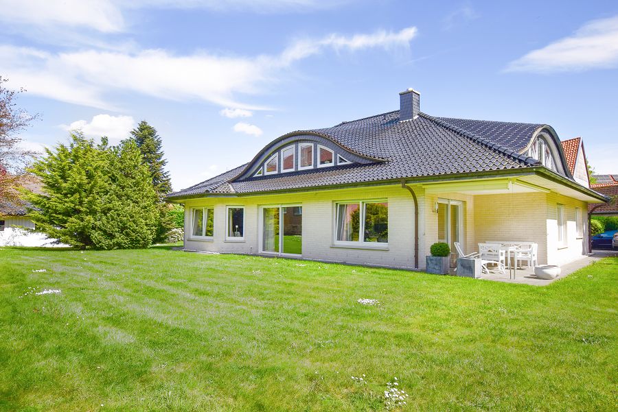 Villa zum Kauf 1.100.000 € 5 Zimmer 326 m²<br/>Wohnfläche 1.974 m²<br/>Grundstück Luthe Wunstorf-Luthe 31515