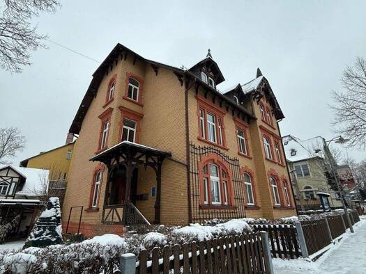 Wohnung zur Miete 825 € 4 Zimmer 118 m² 2 Geschosse frei ab 01.04.2026 Sonneberger Straße 31 Saalfeld Saalfeld/Saale 07318