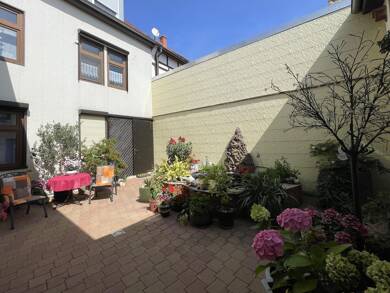Reihenmittelhaus zum Kauf 245.000 € 6 Zimmer 205 m² 1.335 m² Grundstück Bad Langensalza Bad Langensalza 99947