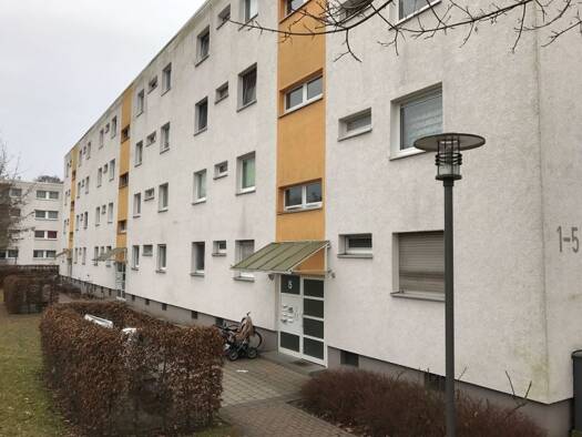 Wohnung zur Miete 555 € 3 Zimmer 66,3 m² 2. Geschoss frei ab sofort August-Schärttner-Straße 5 Hanau 63452