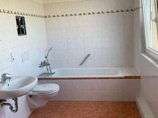 Studio zur Miete 265 € 1 Zimmer 50,5 m² frei ab sofort Schmölln 04626