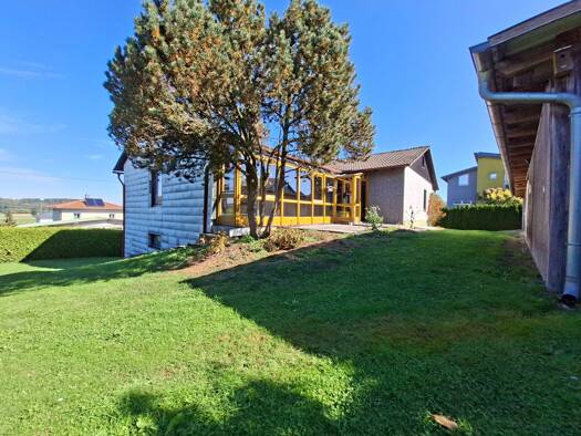 Einfamilienhaus zum Kauf 345.000 € 7 Zimmer 140 m² 2.124 m² Grundstück frei ab sofort Roßbach Roßbach 94439
