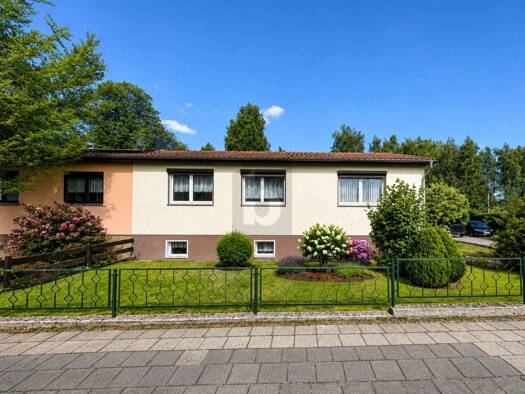 Doppelhaushälfte zum Kauf 250.000 € 6 Zimmer 150 m² 1.000 m² Grundstück Osterburg Osterburg (Altmark) 39606