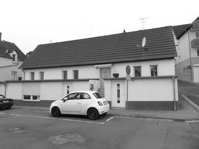 Einfamilienhaus zum Kauf 250.000 € 2 Zimmer 70 m² 144 m² Grundstück Heldenbergen Nidderau 61130