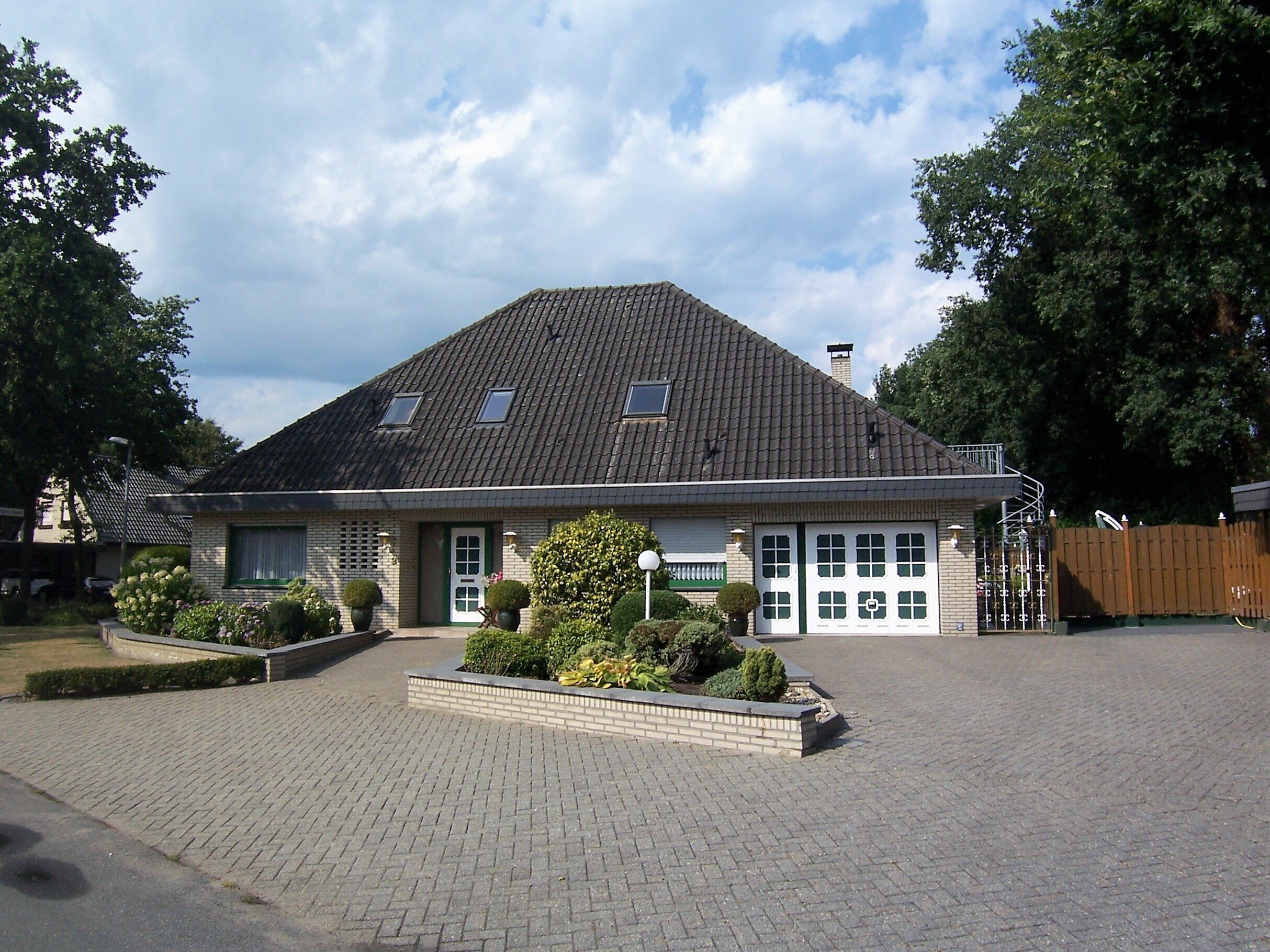 Mehrfamilienhaus zum Kauf 582.000 € 10 Zimmer 362 m²<br/>Wohnfläche 939 m²<br/>Grundstück Rühle Meppen 49716