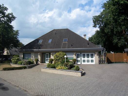 Mehrfamilienhaus zum Kauf 582.000 € 10 Zimmer 362 m² 939 m² Grundstück Meppen 49716