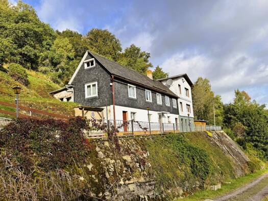 Mehrfamilienhaus zum Kauf 125.000 € 17 Zimmer 200 m² 4.500 m² Grundstück frei ab 01.12.2026 Katzhütte Katzhütte 98746