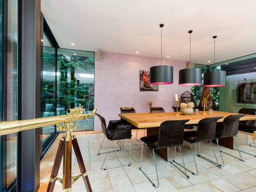 Haus zum Kauf 2.700.000 € 7 Zimmer 304 m² 10.989 m² Grundstück Palting 5163