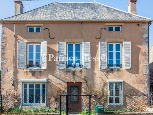 Reihenmittelhaus zum Kauf 250.000 € 6 Zimmer 109 m² 1.773 m² Grundstück Centre Ville Avallon 89200