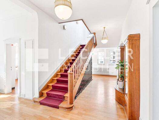 Bürogebäude zum Kauf 3.190.000 € 14,5 Zimmer 375 m² Bürofläche Ost Stuttgart 70184