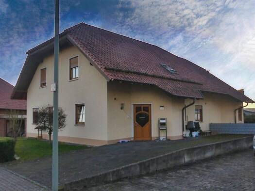 Sonstiges zum Kauf provisionsfrei 220.500 € 8 Zimmer 234 m² 750 m² Grundstück Brakel 33034