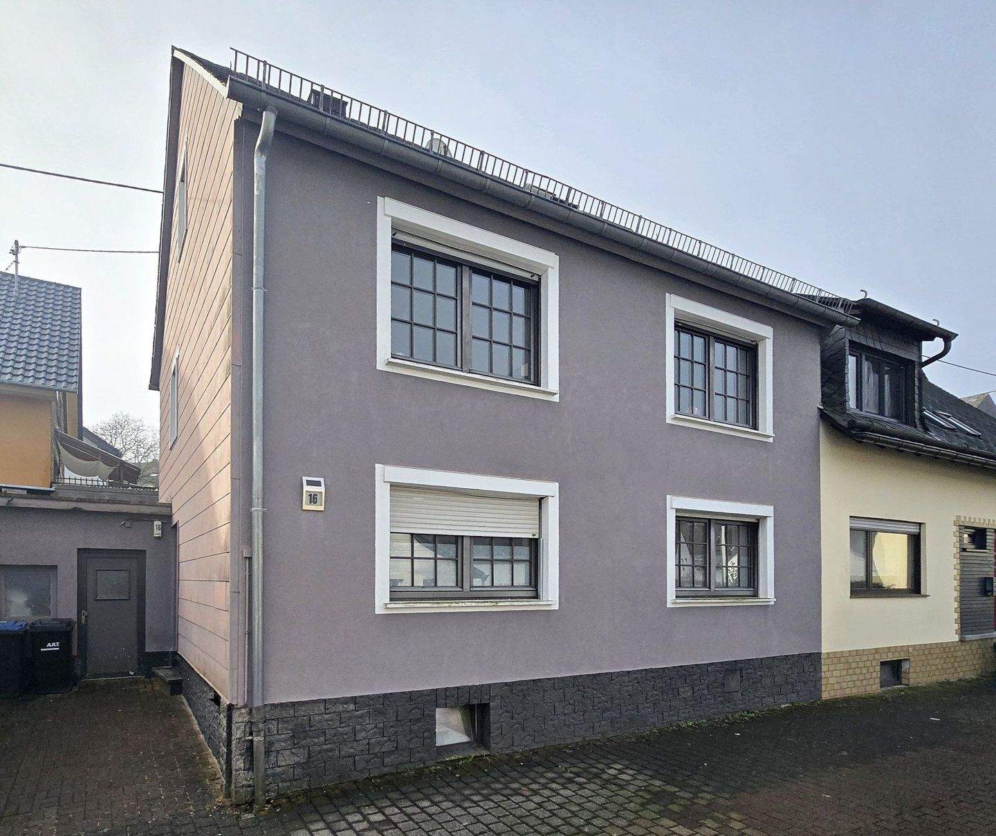 Immobilie in Hermeskeil - Charmante Doppelhaushälfte - vermietet und voller Möglichkeiten - Bild 0