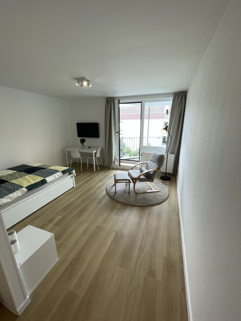 Wohnung zur Miete Wohnen auf Zeit 1.399 € 1 Zimmer 28 m²<br/>Wohnfläche 01.01.2025<br/>Verfügbarkeit Wichterichstraße Sülz Köln 50937