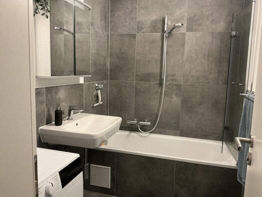 Wohnung zur Miete 620 € 5 Zimmer 10 m² 1. Geschoss Fritz-Meyer-Weg 29 Bogenhausen München 81925