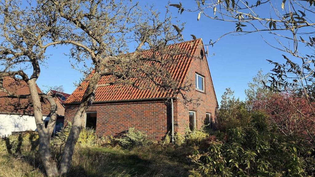 Einfamilienhaus zum Kauf 119.000 € 3 Zimmer 119,1 m² 2.316 m² Grundstück frei ab sofort Seghorn Varel 26316