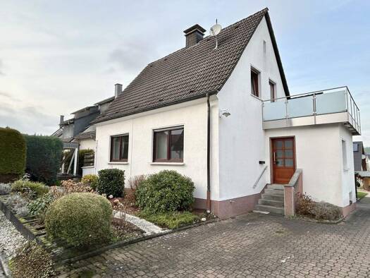 Doppelhaushälfte zum Kauf 175.000 € 4 Zimmer 108,5 m² 236 m² Grundstück Ennest Attendorn 57439
