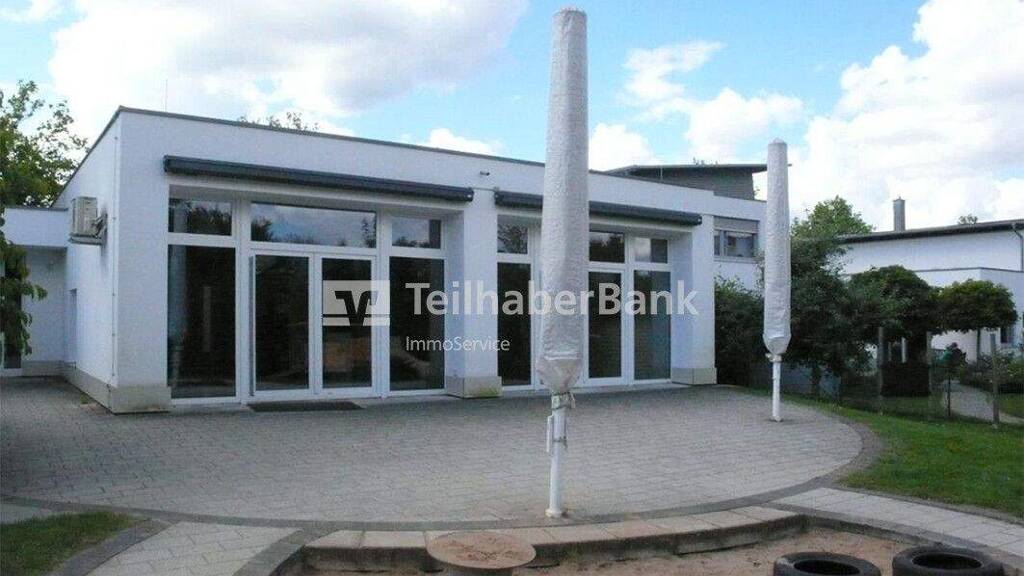 Medizinisches Gebäude zum Kauf 698.000 € 289 m² Bürofläche Neunkirchen Neunkirchen am Brand 91077