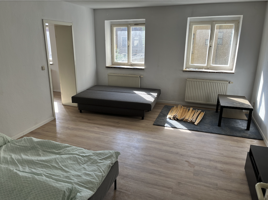 Wohnung zur Miete 330 € 2 Zimmer 73 m²<br/>Wohnfläche ab sofort<br/>Verfügbarkeit Pausaer Straße 80 Haselbrunn Plauen 08525