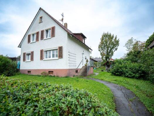 Einfamilienhaus zum Kauf 349.000 € 4 Zimmer 110 m² 973 m² Grundstück Erzingen Klettgau 79771