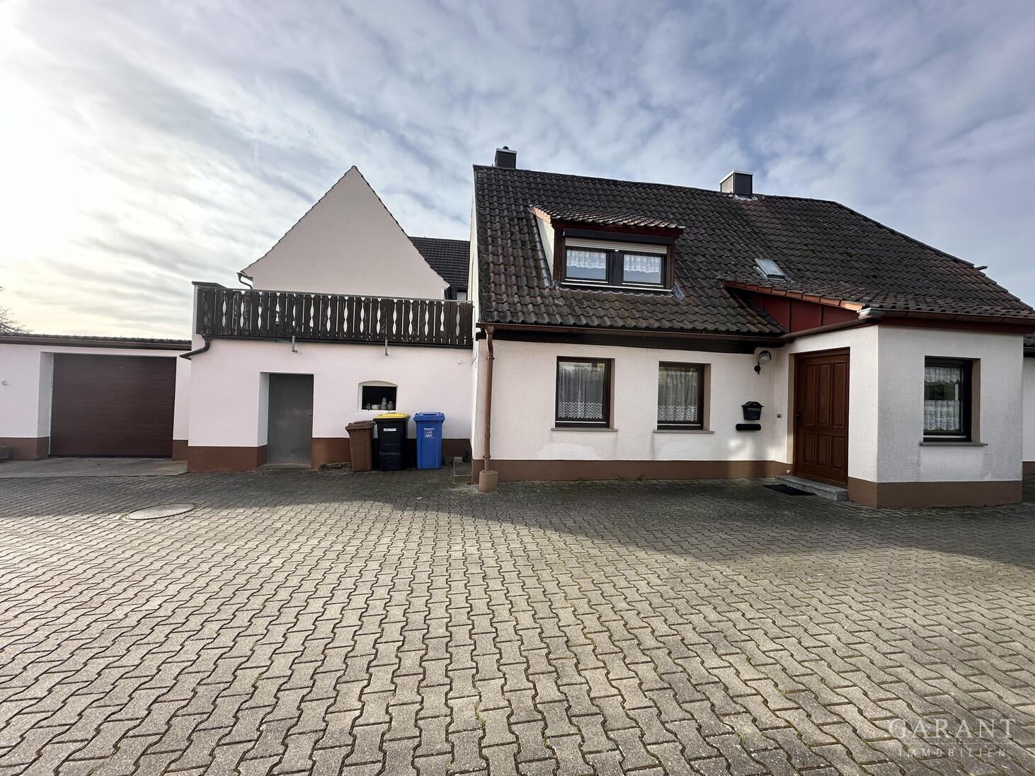 Einfamilienhaus zum Kauf 160.000 € 7 Zimmer 150 m²<br/>Wohnfläche 218 m²<br/>Grundstück Hohlweiler Scheinfeld 91443